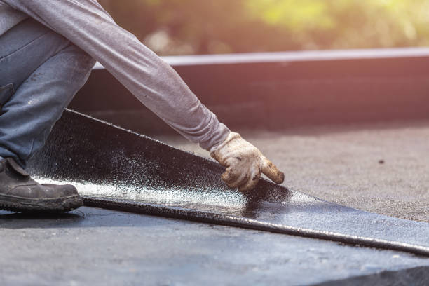 Professional Vapor Barrier Installation technician working in Tarlton, OH